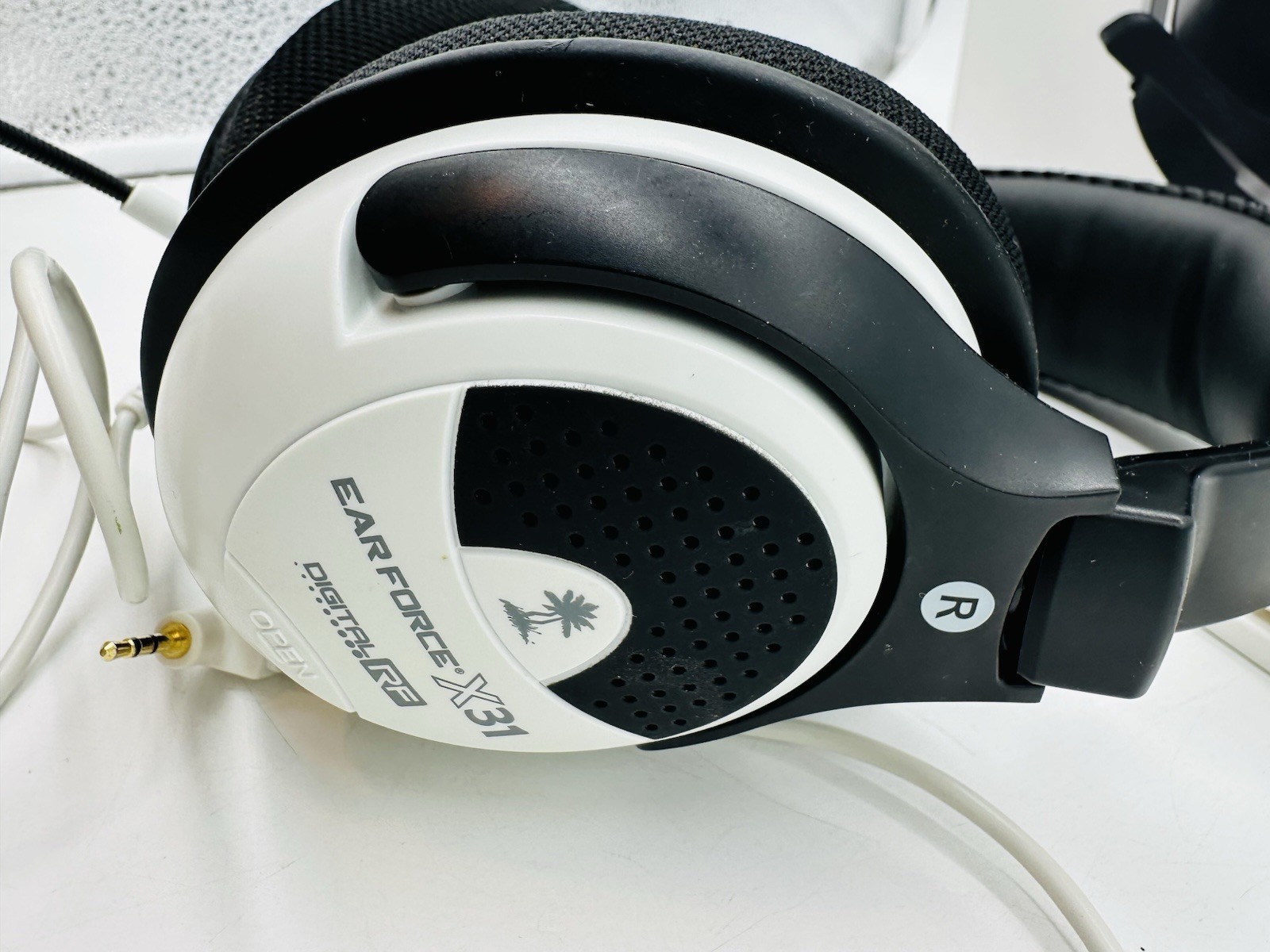 Turtle Beach Stealth 700 Gen 2 MAX Ear-Cup Over the Ear Headsets No Dongle, Used