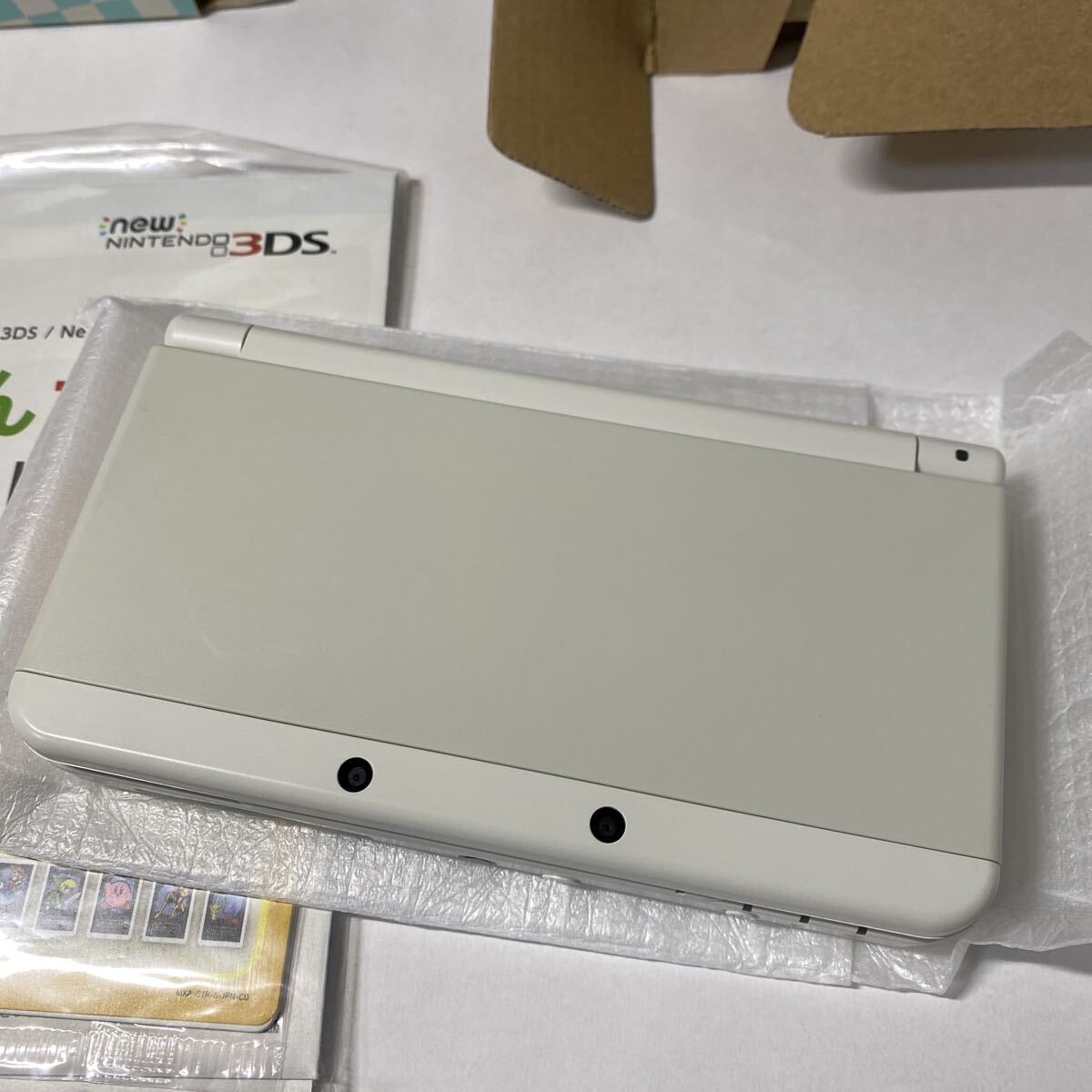 New Nintendo 3DS White Console with Custom Plates 3DS Memory Card Missing