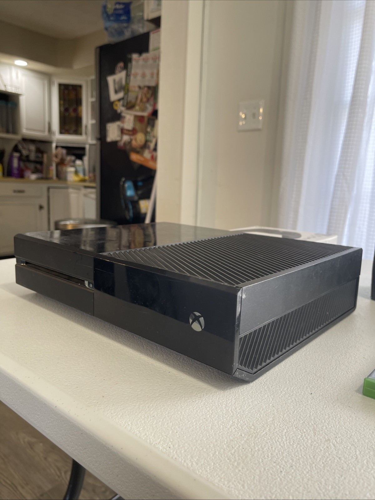 xbox one 500 GB bundle with brand new controller and game tested works great