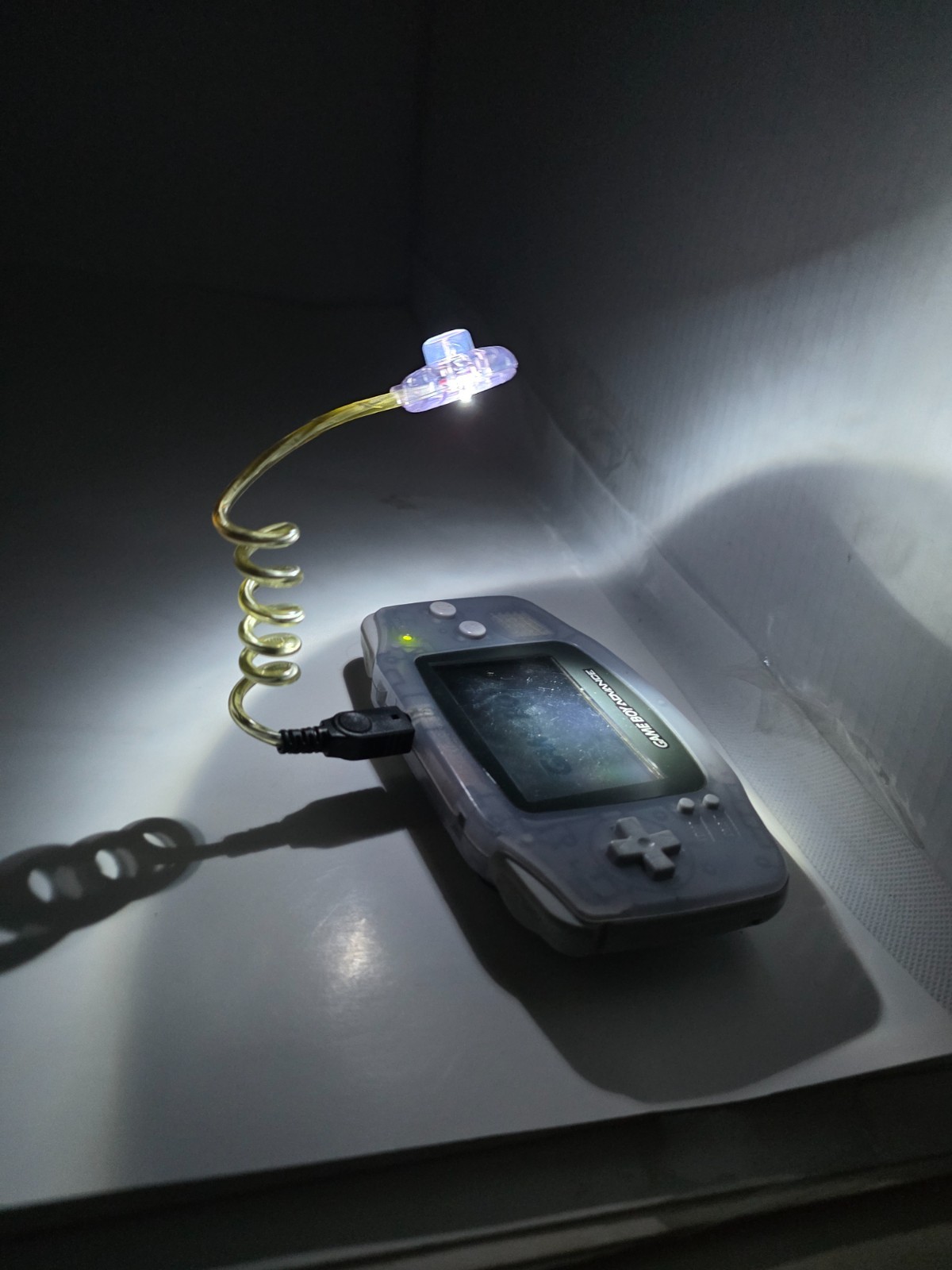 NEW Bright LED Worm/Snake Light for Game Boy Advance No Batteries Required Y