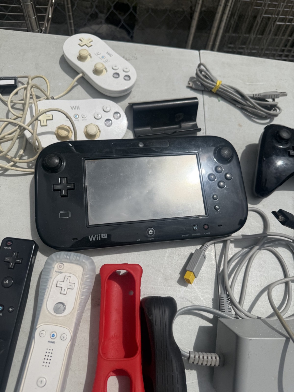 Nintendo Wii Video Game Console RVL-001 Black Wii U WUP-010 Bundle Nice Works