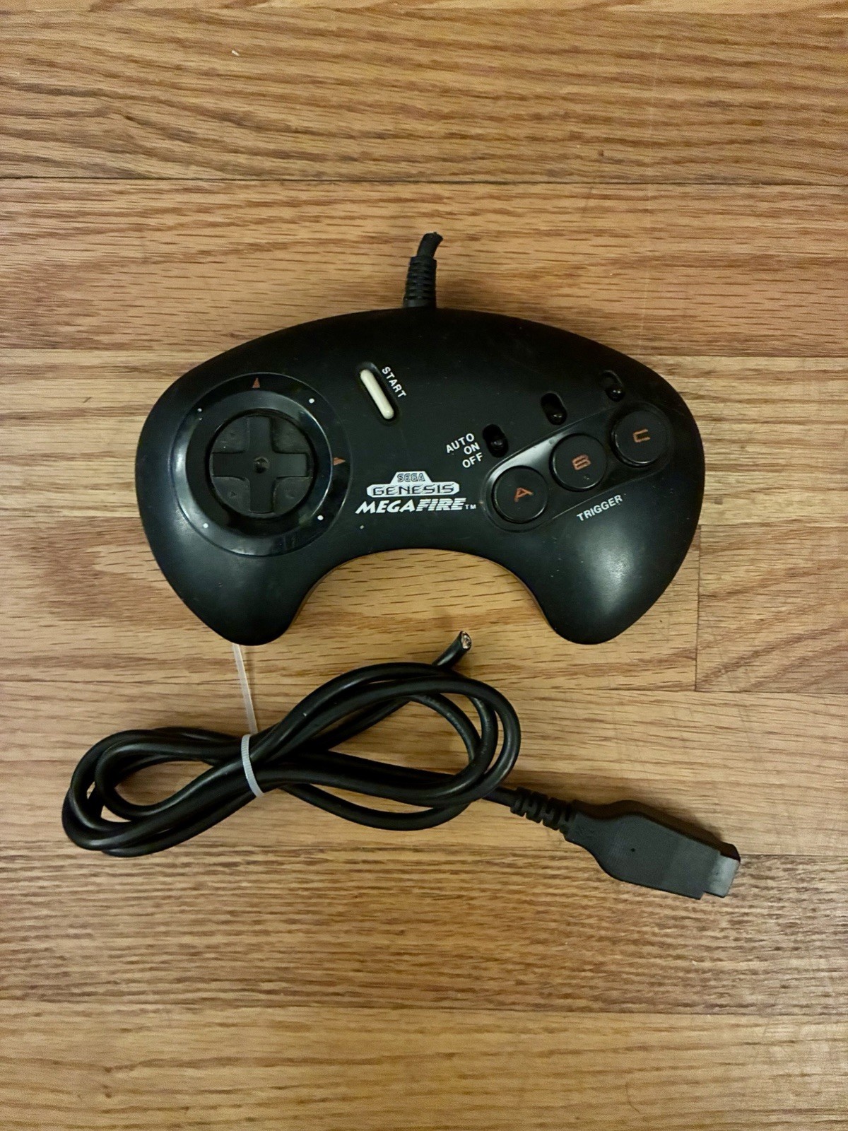 Sega CD Model 1690 + Sega Genesis Model 1601 + 4 Games + 4 Controllers (READ)