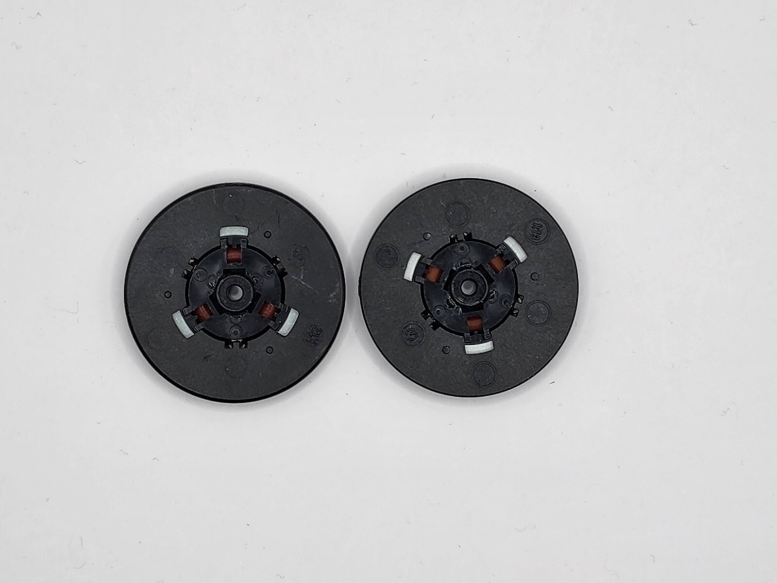 Quantity of 2 Playstation 1 PS1 Spindles