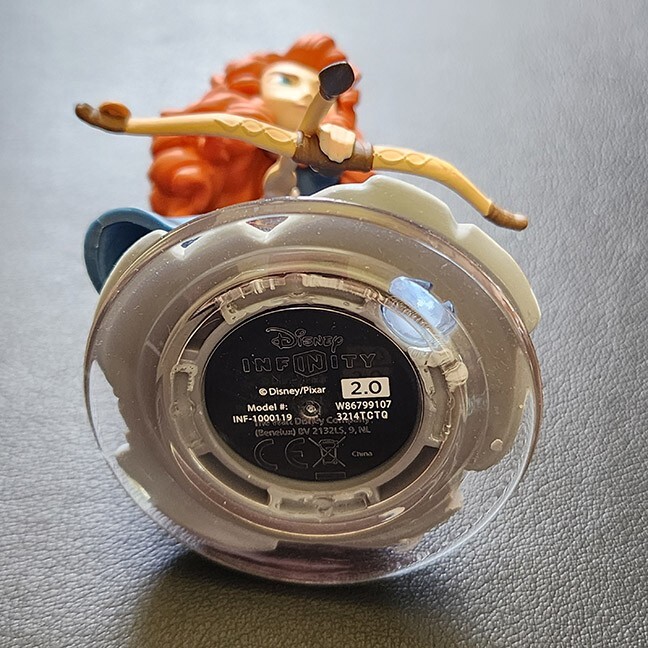 Disney Infinity Figure Base Portal Pad Plus 2 Figures Brave Merida Stitch