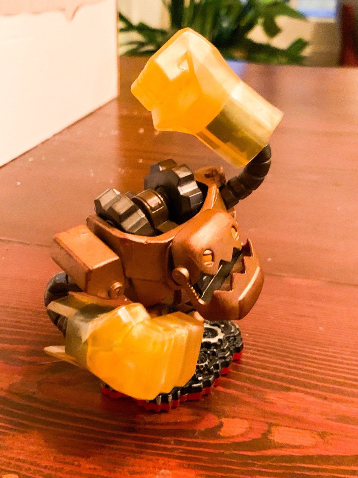 Skylanders Trap Team Jawbreaker Golden Character Figure 2014 87001888 Red Base👾