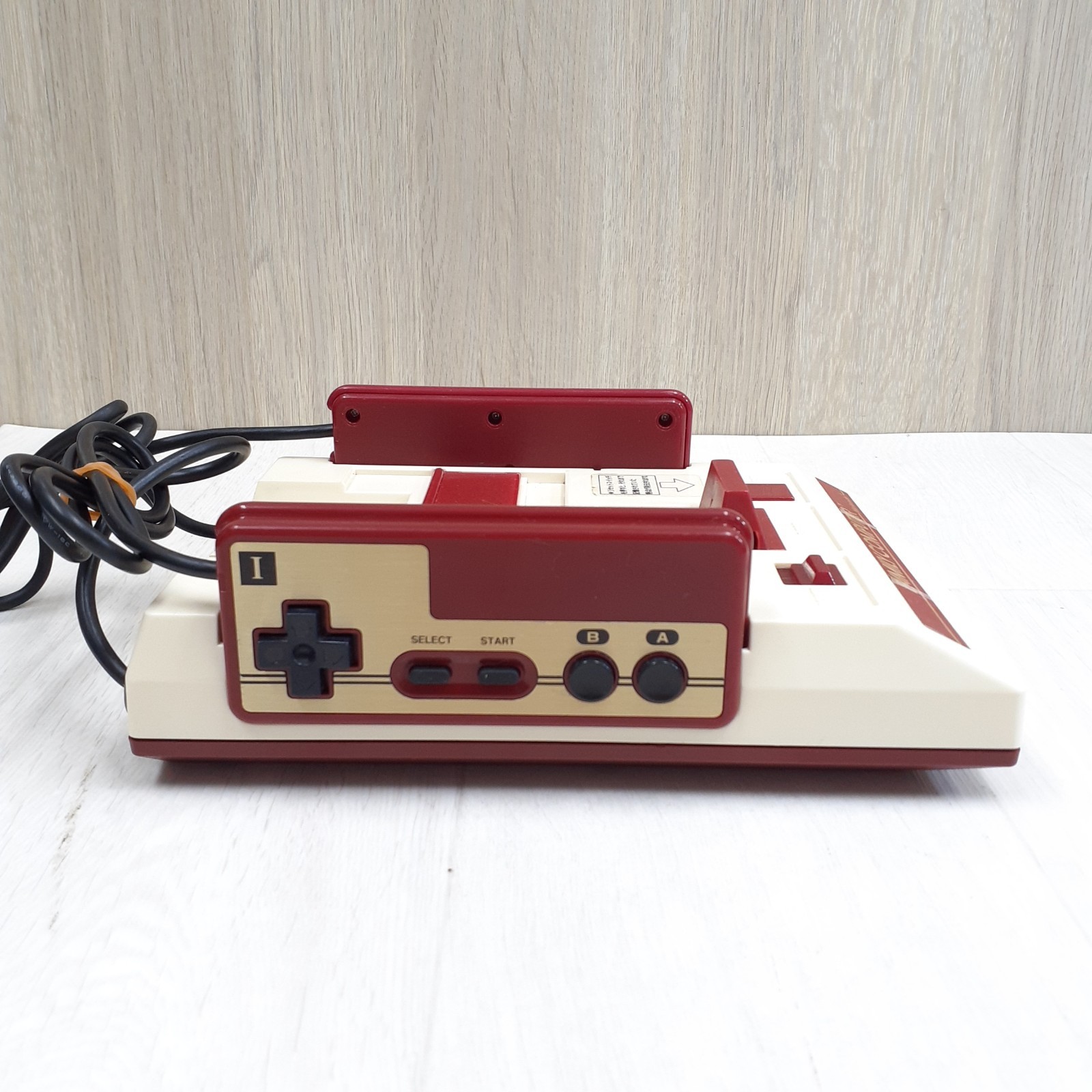 Nintendo Famicom in box Japanese original Console 4 games Super Mario HVC-001