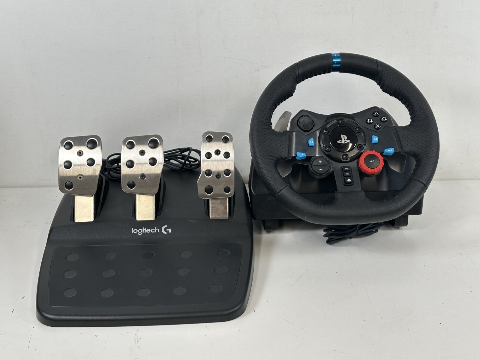 Logitech G29 Driving Force Racing Wheel and Floor Pedals – Black READ