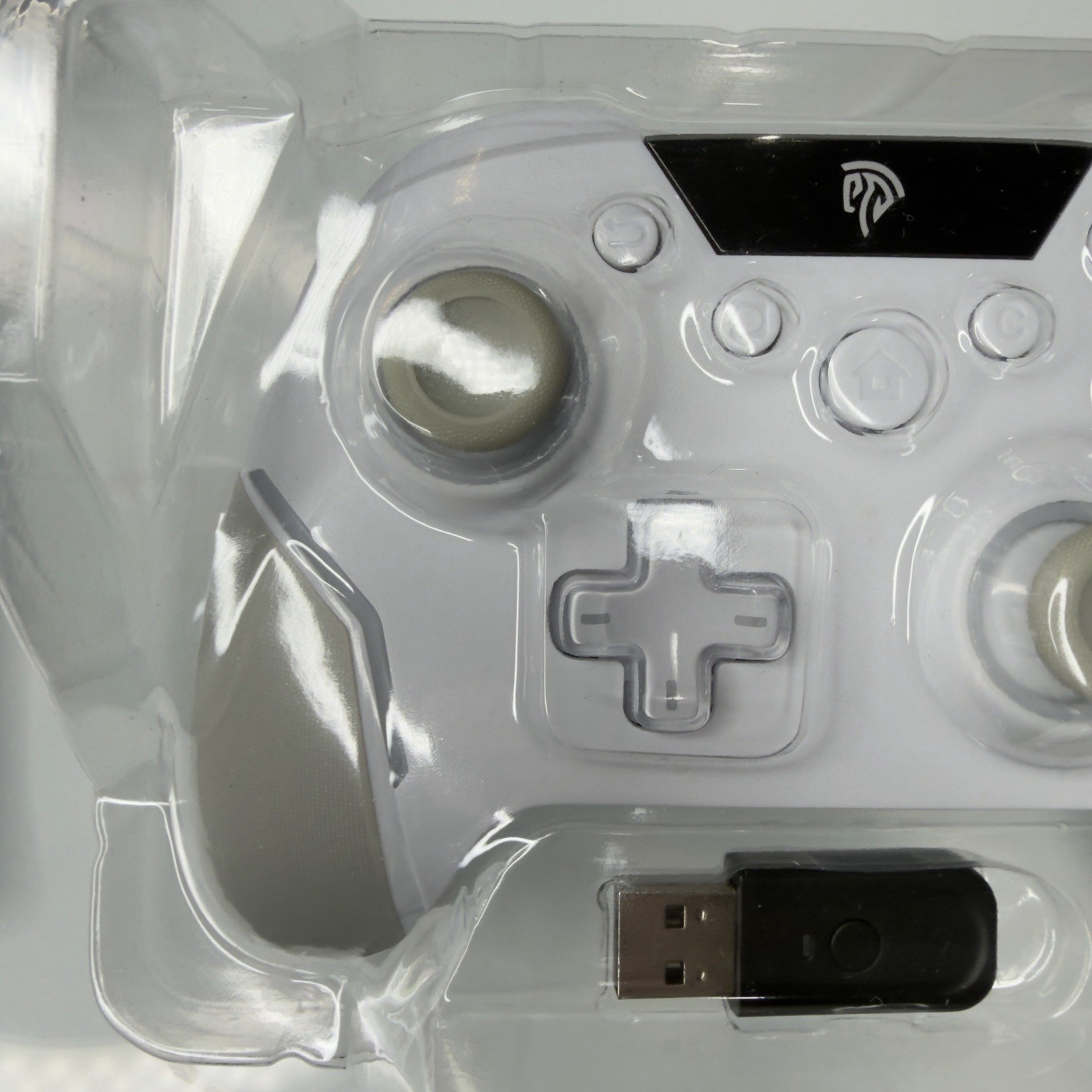 EasySMX X20 Multiplatform White Gaming Controller (Trigger Lock + Hall Effect)