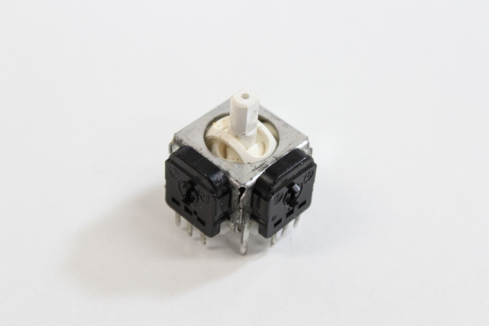 Nintendo GameCube Controller OEM Joystick T1 T2 Stick Box Potentiometer JUNK LOT