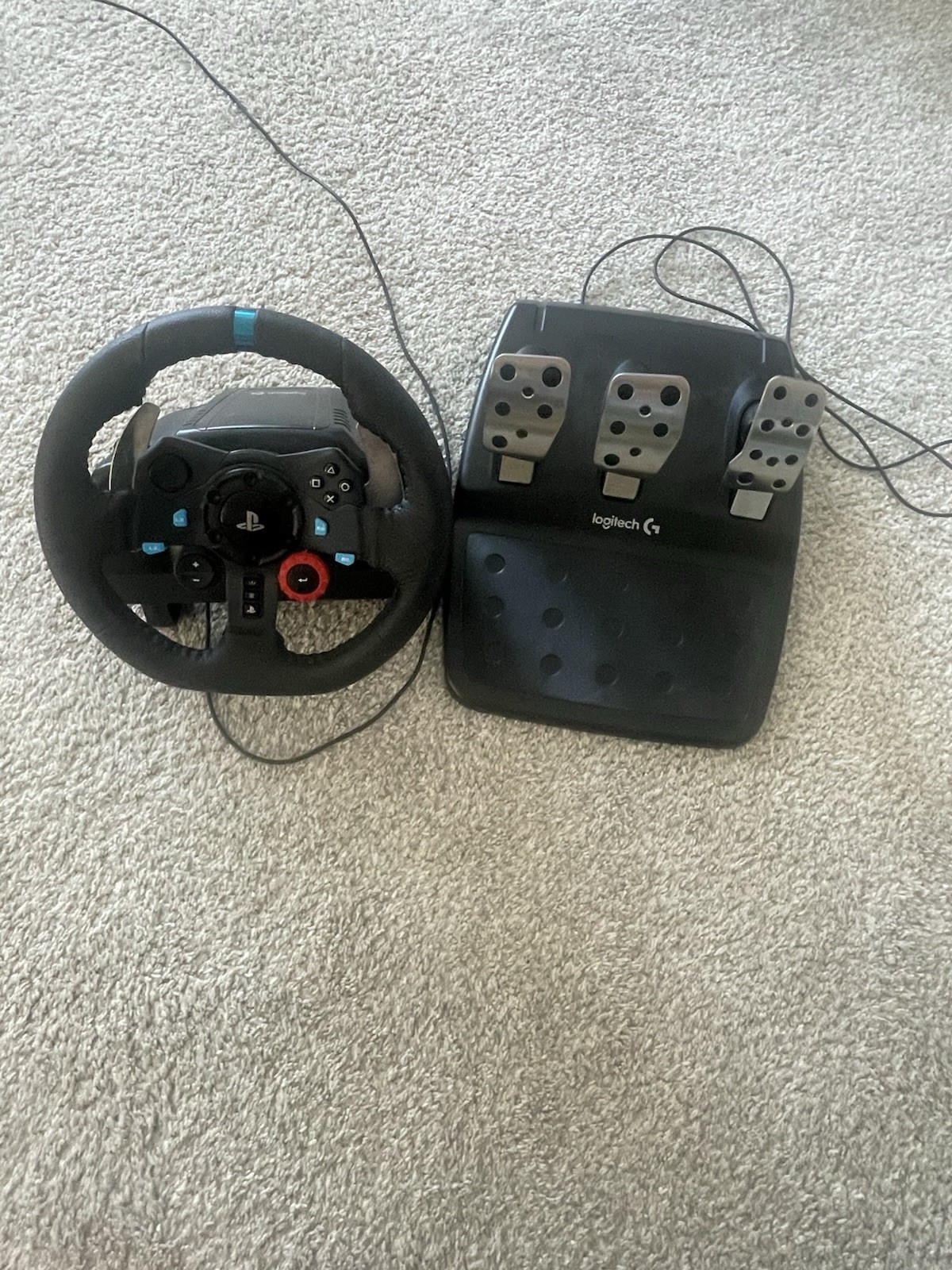 Logitech Sony PlayStation G29 Driving Force Racing Steering Wheel and Pedals