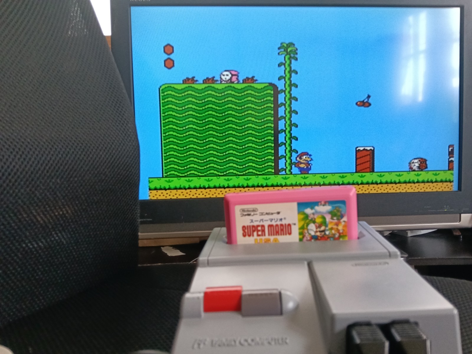 Nintendo New Famicom Console AV Complete good condition TESTED /painted/NES-2