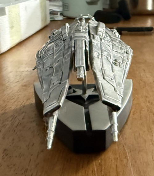 Mass Effect Alliance Cruiser Replica Model Dark Horse Silver Edition