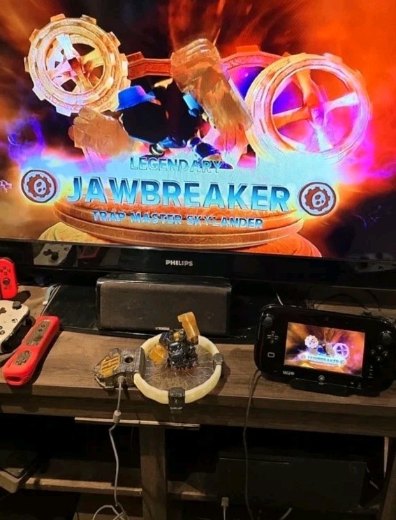 Skylanders Legendary Jawbreaker Glossy Character Figure Trap Team