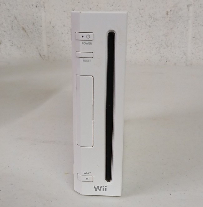 Nintendo Wii RVL-001 (USA) White Console NTSC-U/C Backward Compatible 480p