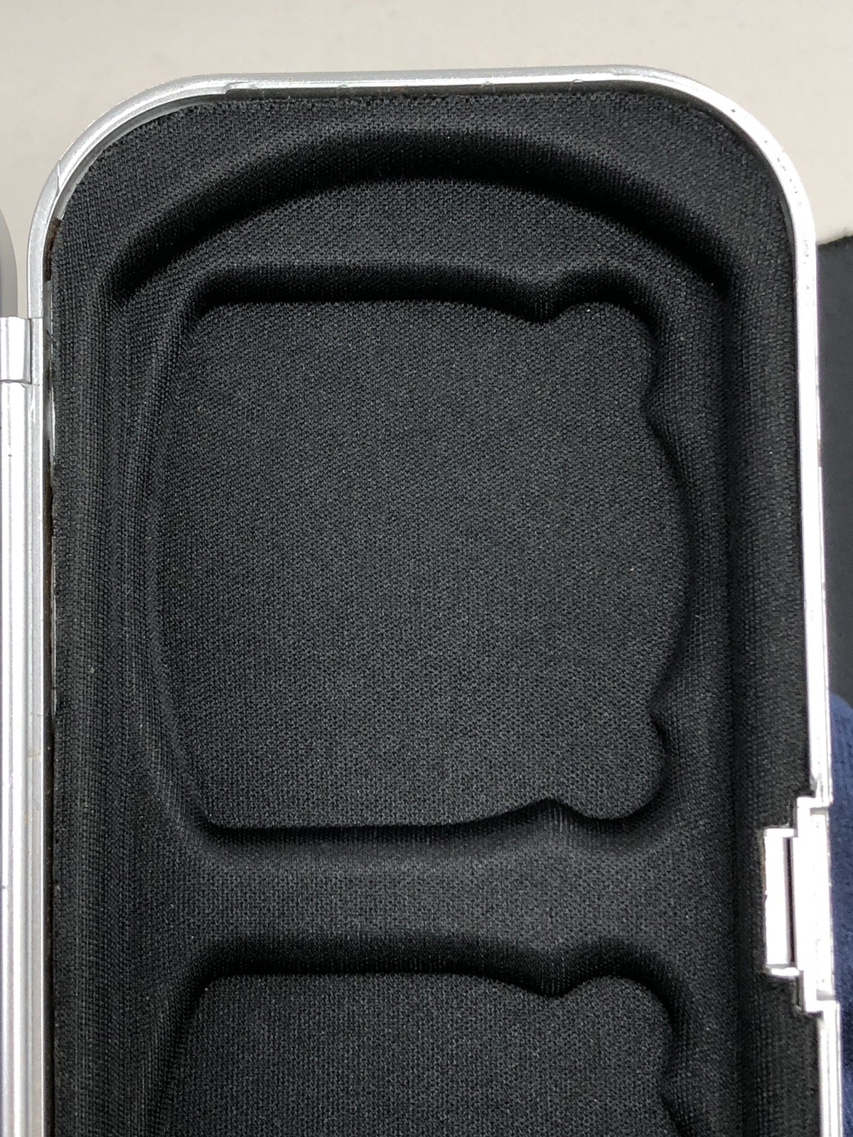PSP Carry Case Travel RARE Silver Black UMD SD Card Slim Hard Shell Sony BDA VTG