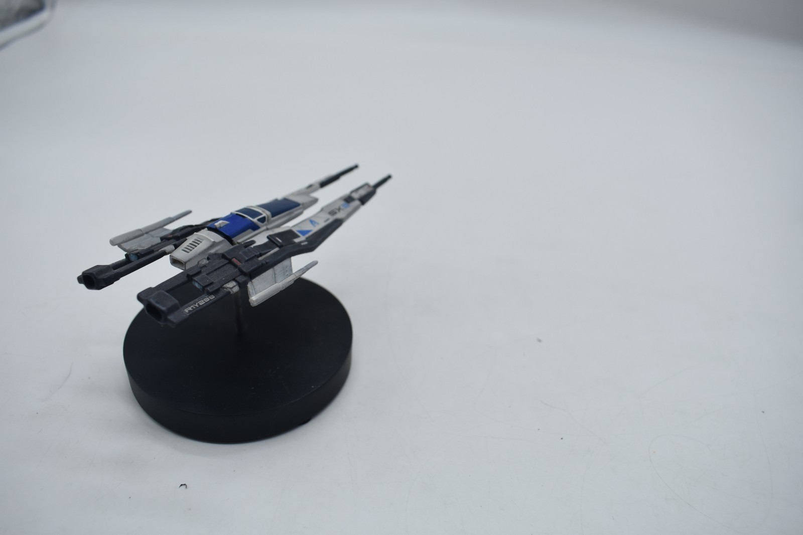 Dark Horse Deluxe Mass Effect Sx3 Alliance Fighter Replica FAST SHIP YES