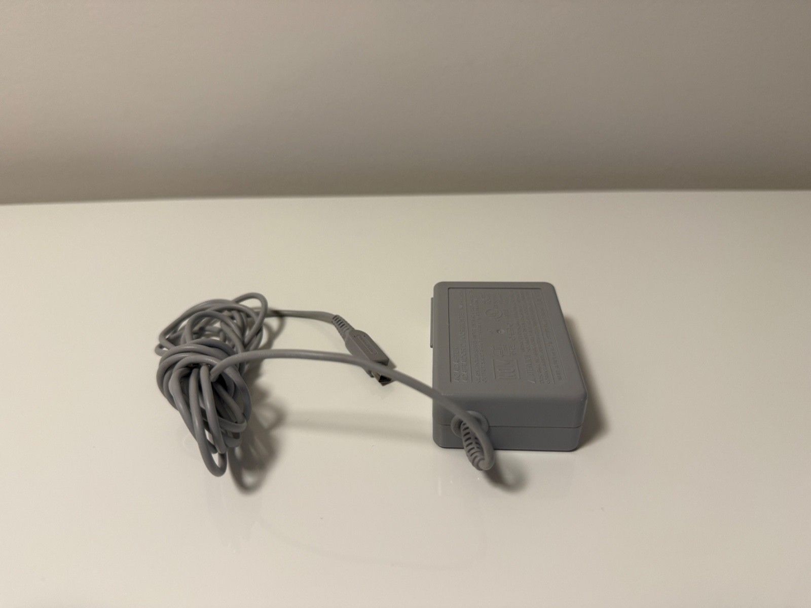 Used “New Nintendo 3DS” Super Mario Edition – White