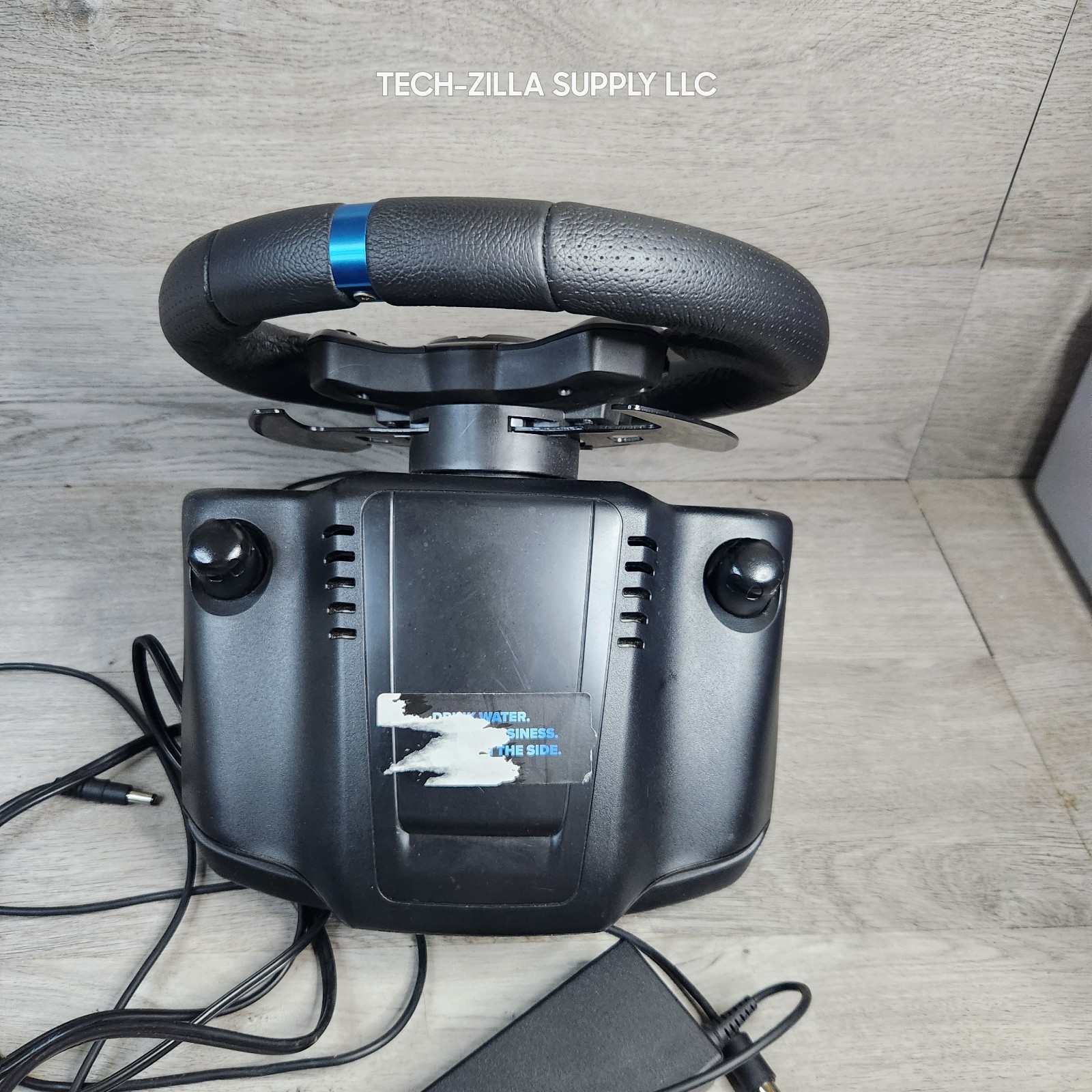 Logitech G923 Racing Wheel featuring TRUEFORCE for Xbox + Adapter