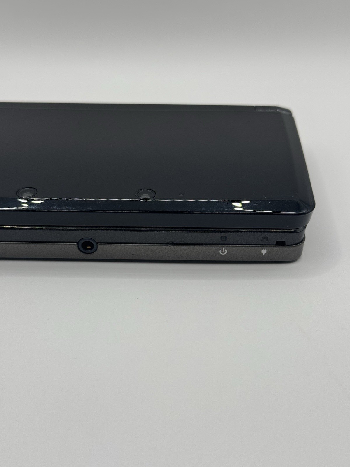 Nintendo 3DS Handheld Game System – Cosmo Black W/ Charger 4GB SD Stylus Tested