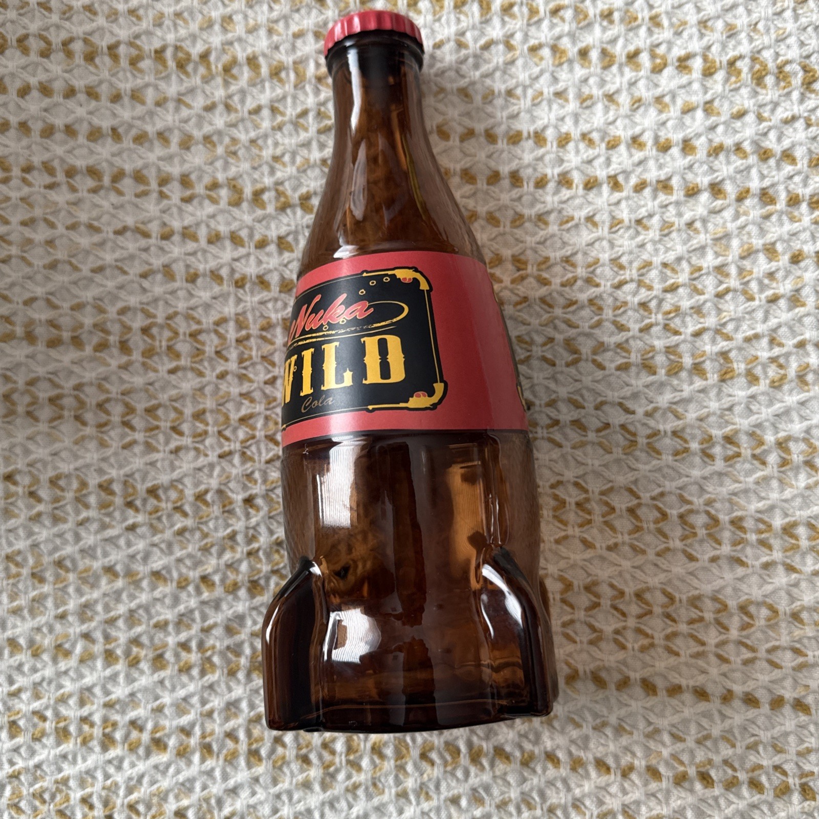 Fallout Authentic Nuka Cola Wild Collectibles Glass Bottle & 10 Caps !
