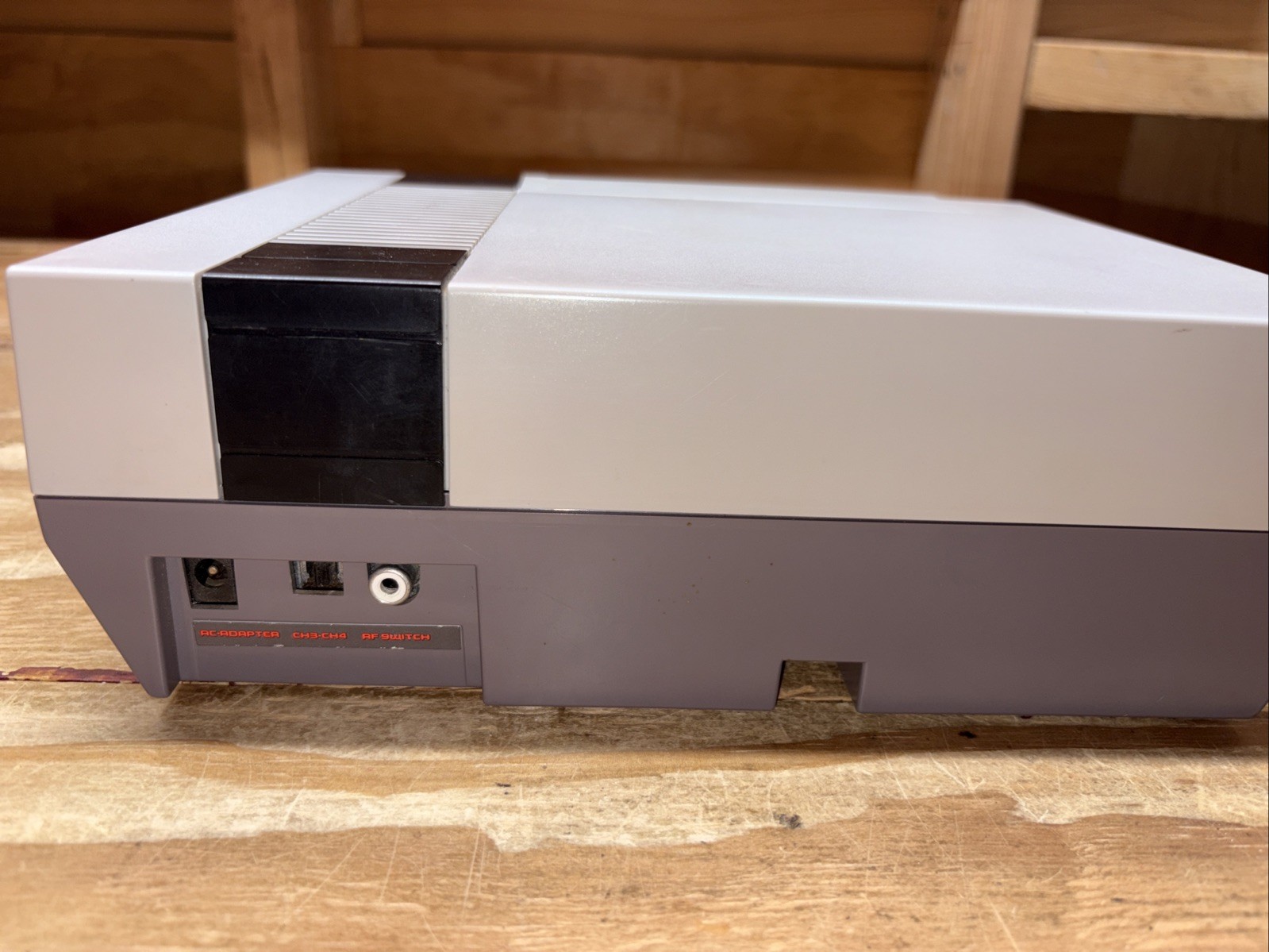 Original Nintendo NES Console w/ 2 Controllers, Zapper & 4 Games! NEW PINS!