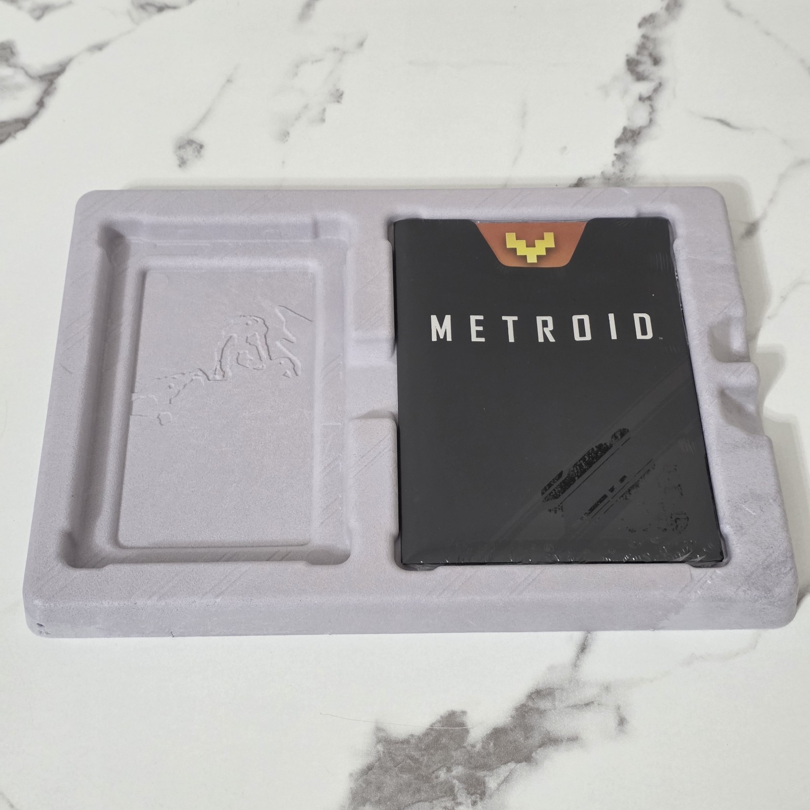 Metroid Dread Special Edition Art Book & Art Cards Only
