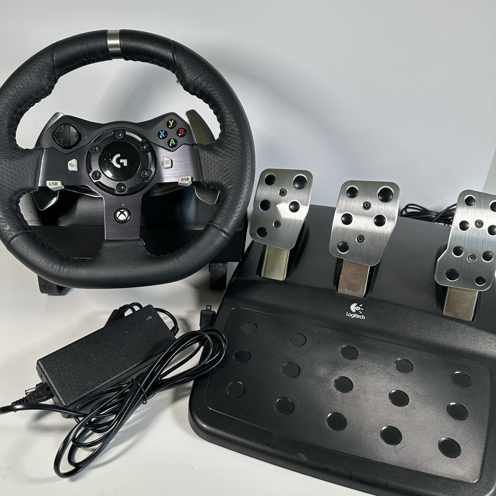 Logitech G920 Driving Force Racing Wheel/Pedels – Black – Fully Tested Working