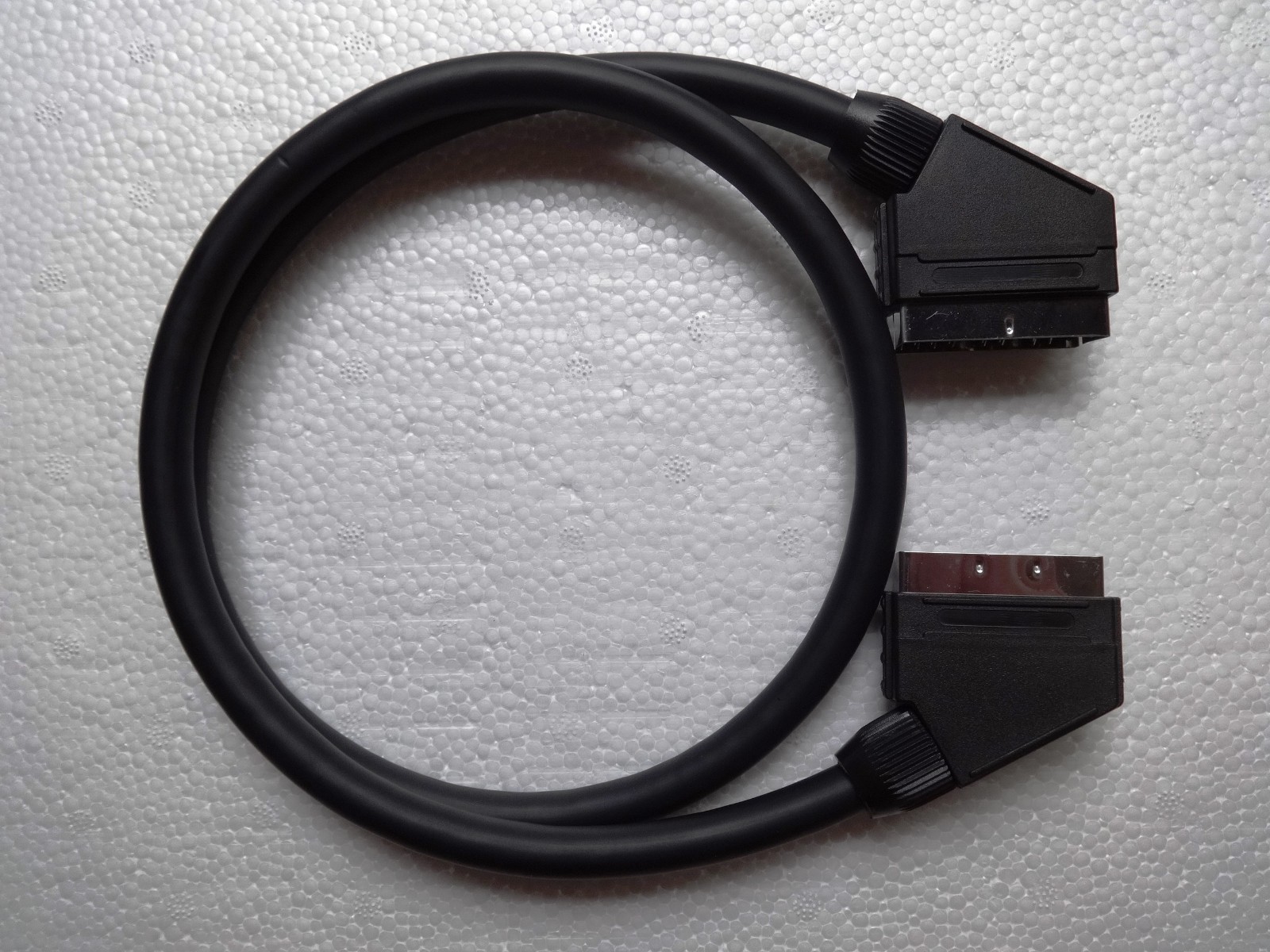 WOOKIEEWIN Male to Male RGB SCART Cable Premium Multicore Fully Shielded – 3ft