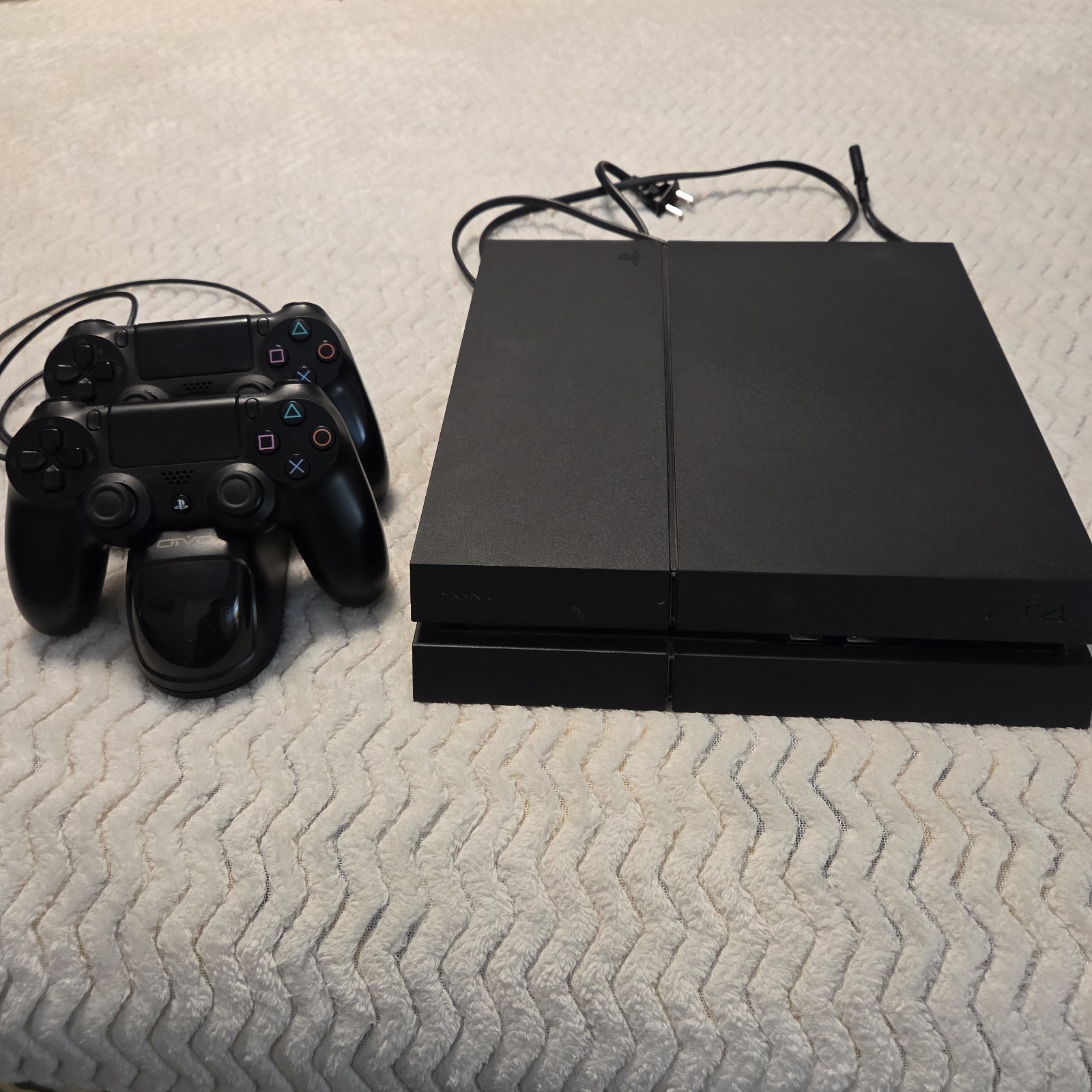 Sony PlayStation 4 (500 GB) Home Console With 2 Sony Controllers And Charger