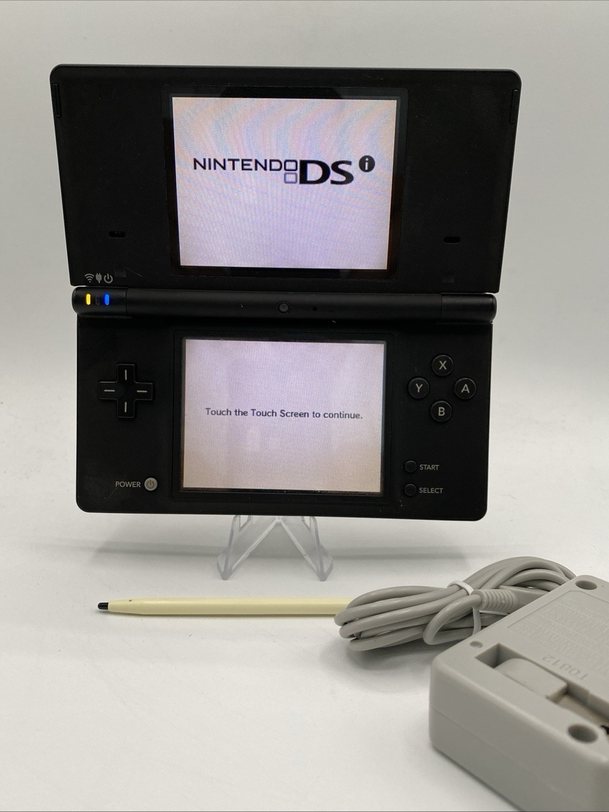Nintendo DSi Black Console Bundle w/ Charger & 16GB SD Card