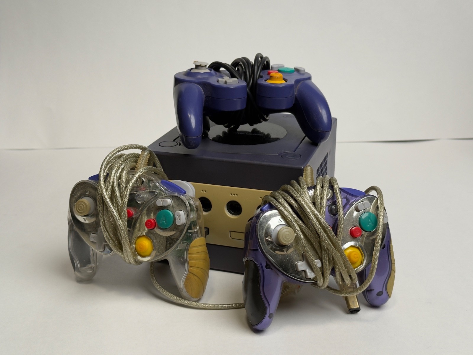 Nintendo GameCube DOL-001 Gaming System – Indigo With 3 Controllers