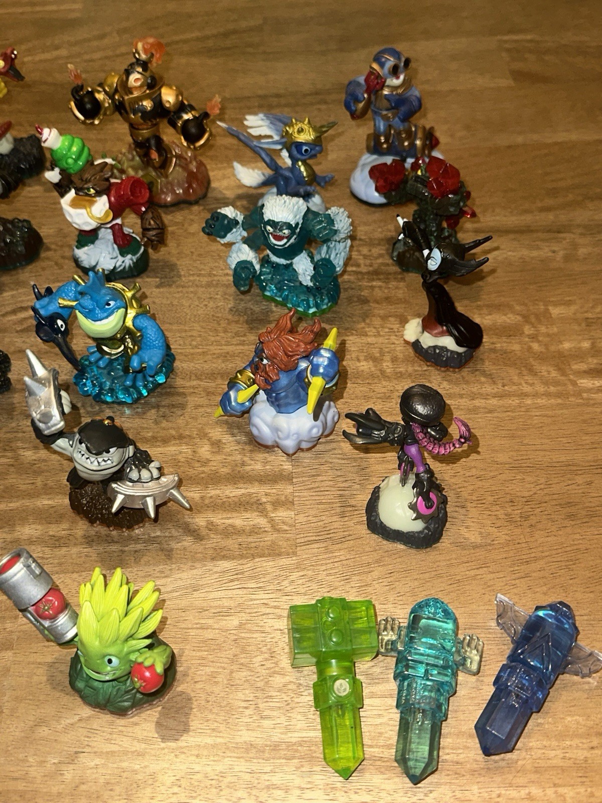 38 pc. Skylanders Trap Team. Enigma, Short Cut and many more!