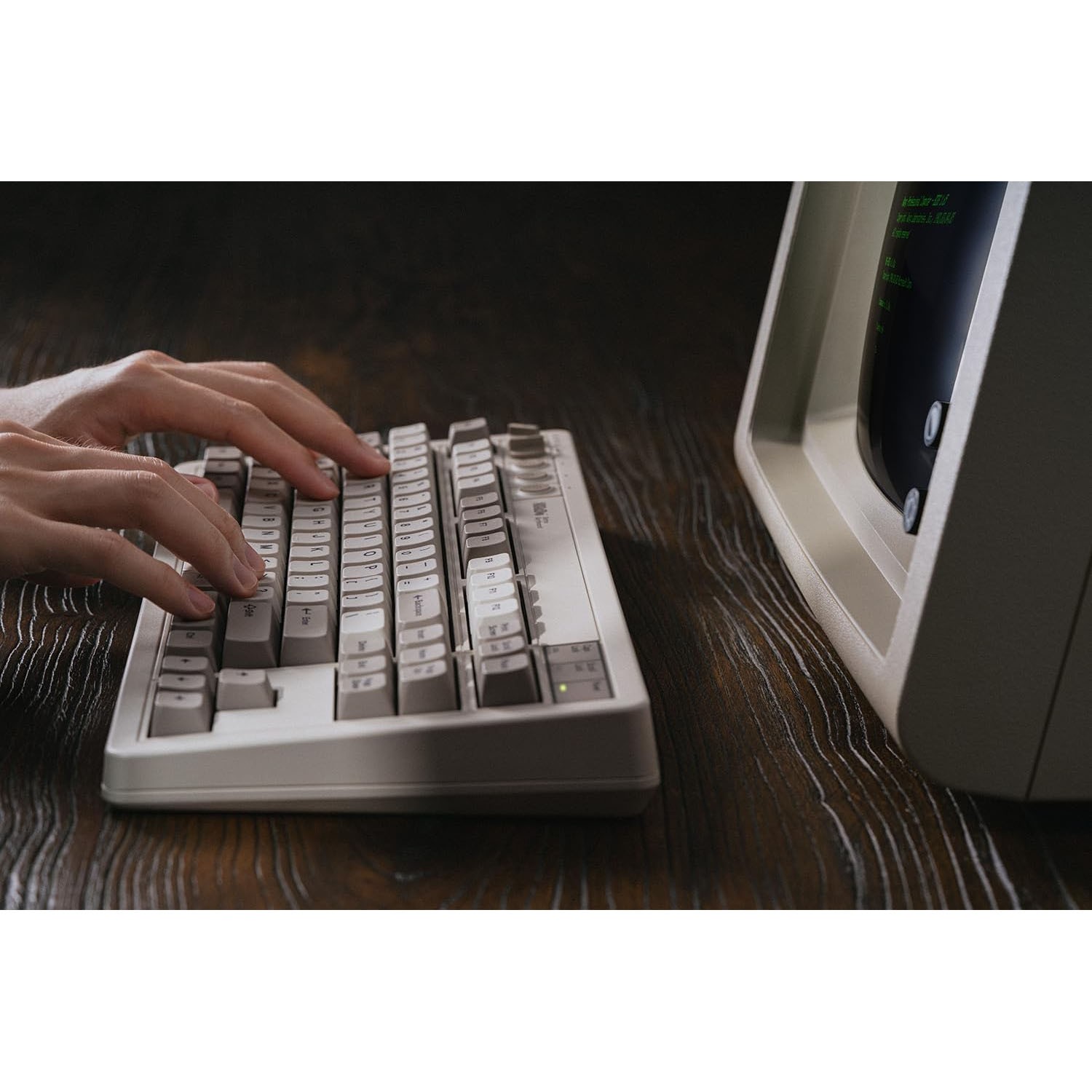 8BitDo Retro Wireless Mechanical Keyboard for Windows and Android – Fami Edition