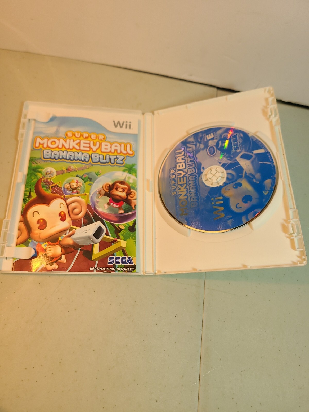 Super monkey ball banana blitz. (Nintendo Wii)