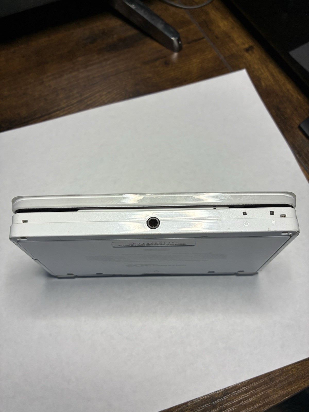 Nintendo Nintendo 3DS White Handheld System w/ Wi-Fi, Headphone Jack