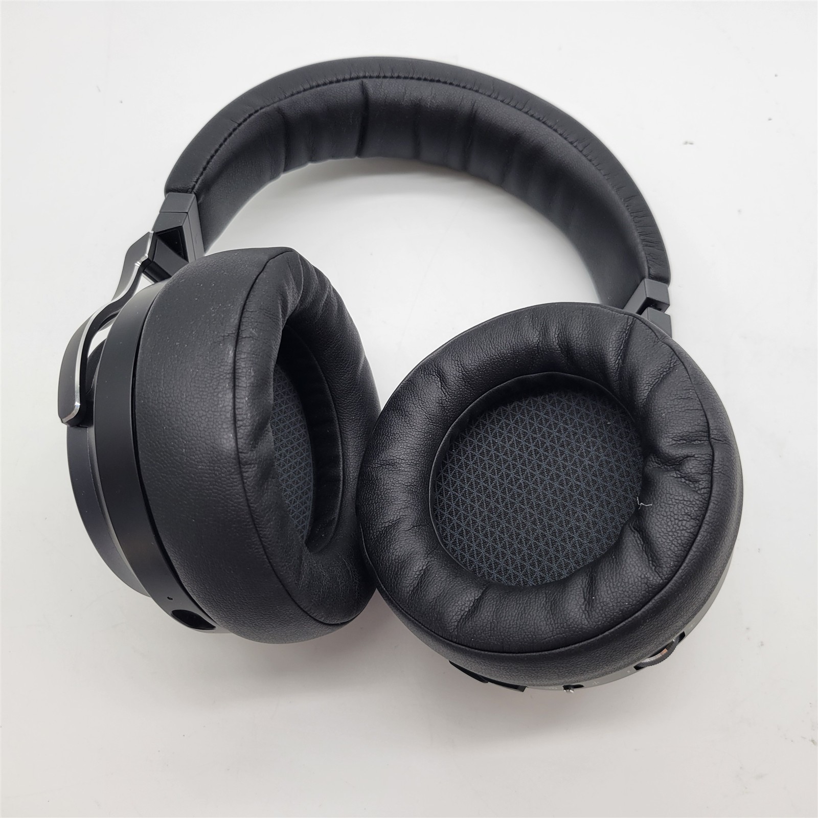 CORSAIR VIRTUOSO RGB WIRELESS XT Slipstream BT USB 3.5mm Gaming Headset – Black