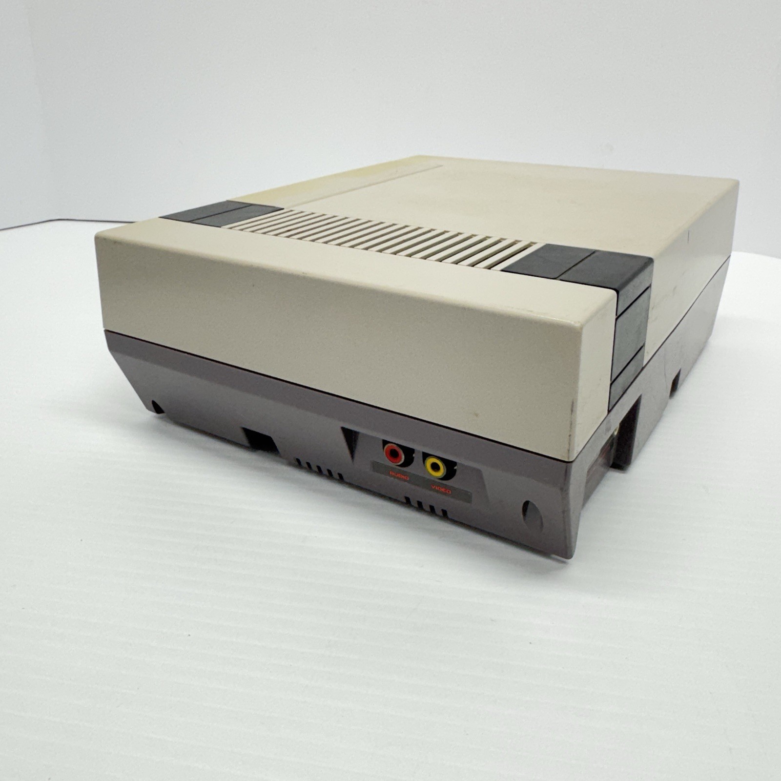 Nintendo NES Classic Edition Console Gaming System NES-001 Gray Working Read