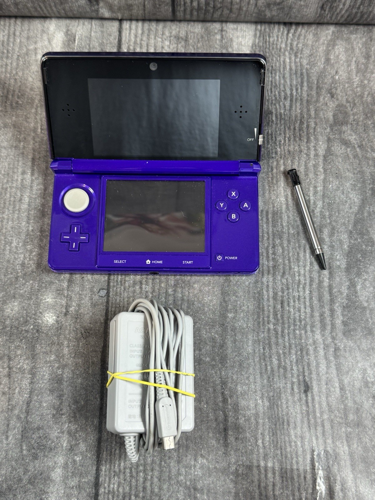 Nintendo 3DS Midnight Purple System CTR-001 Tested & Working W/ Stylus + Charger