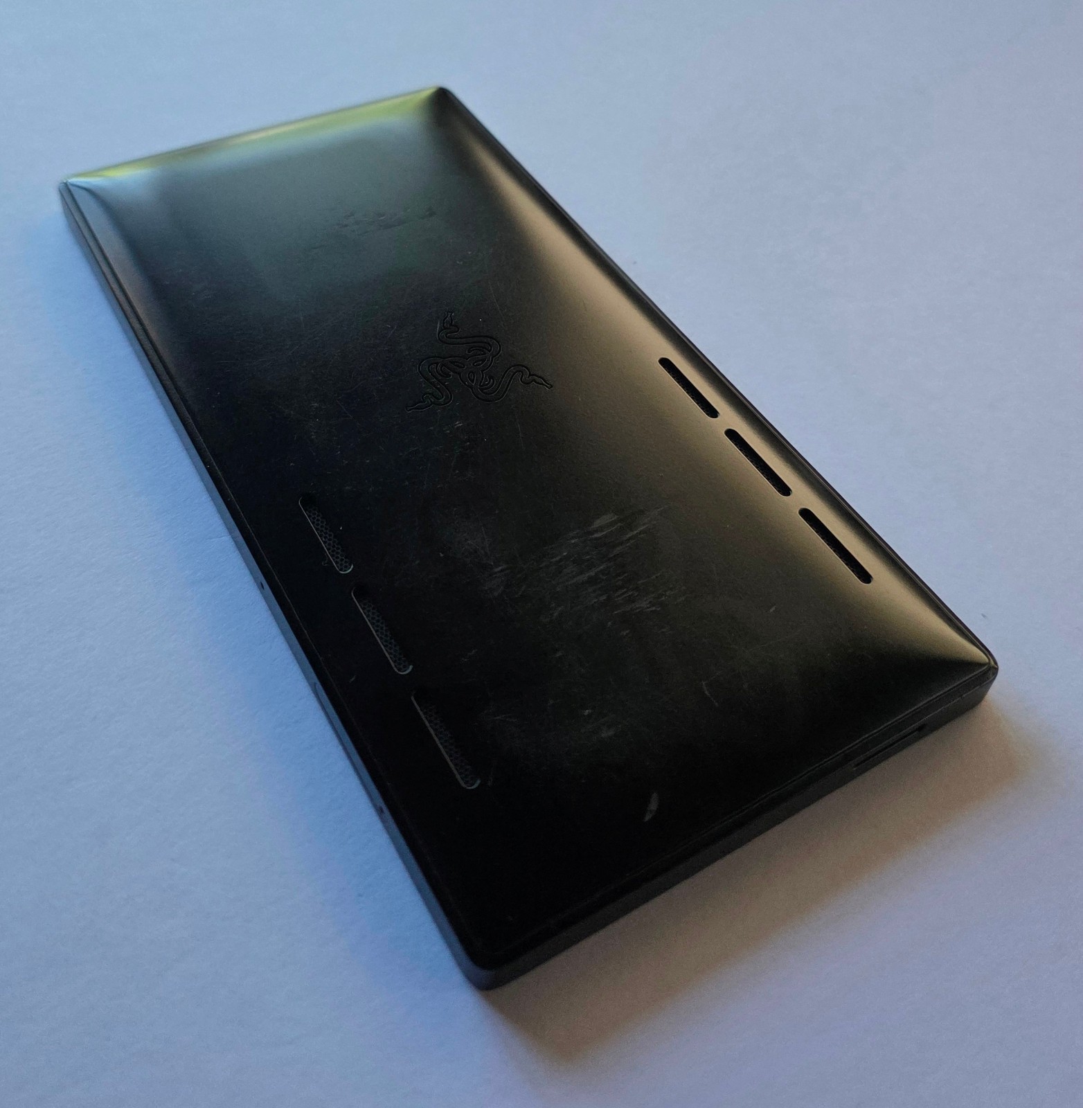 Black Razer Edge 5G Gaming Handheld Android 128GB TABLET – Works but has CRACKS