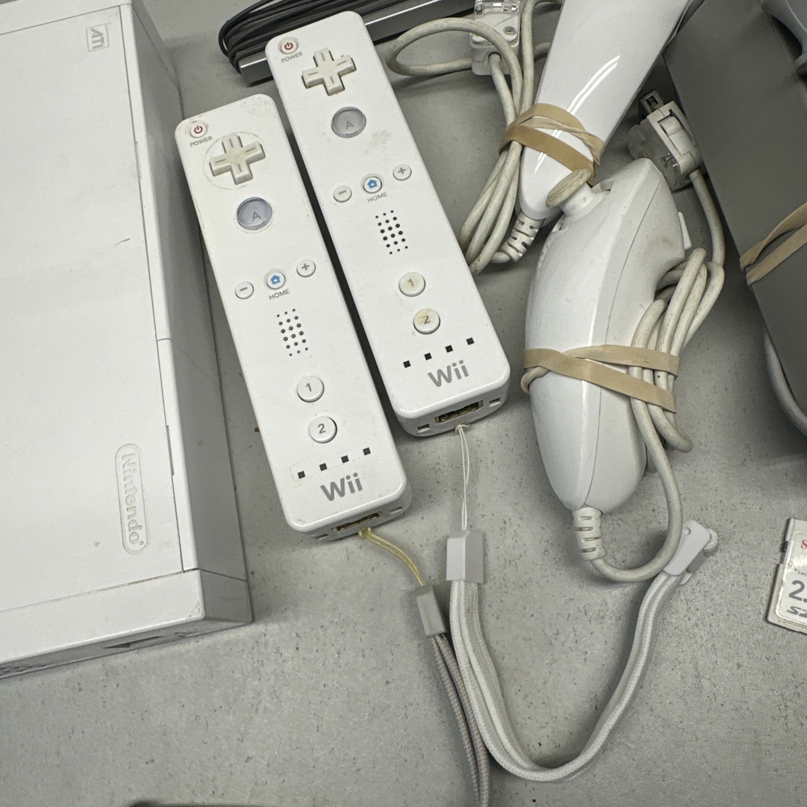 Nintendo Wii White Console RVL-001 Bundle Remotes Sensor Bar Tested & Working