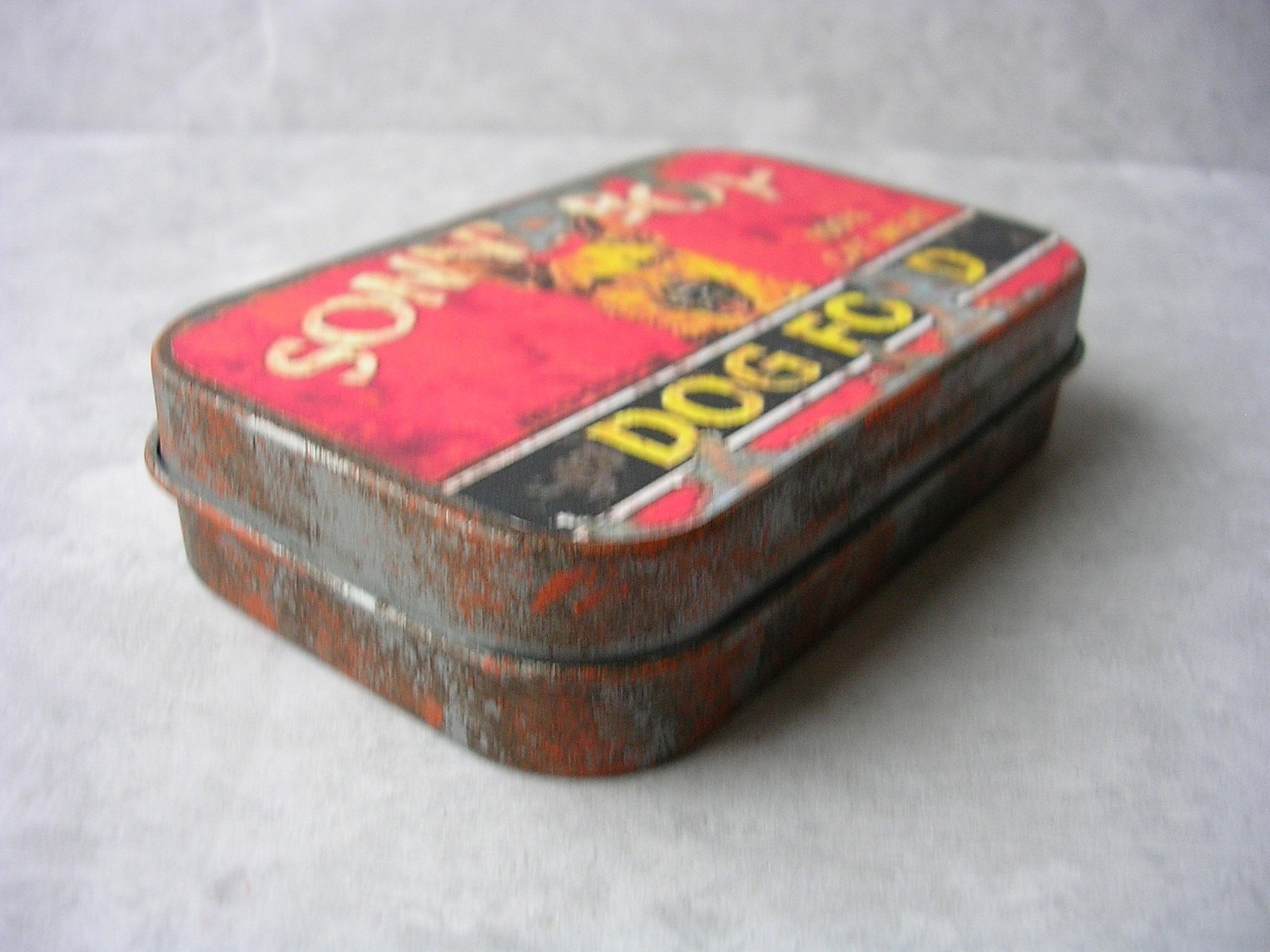 Fallout DOGMEAT Cap Stash Tin with 5 Nuka Cola Caps Prop Cosplay Gift