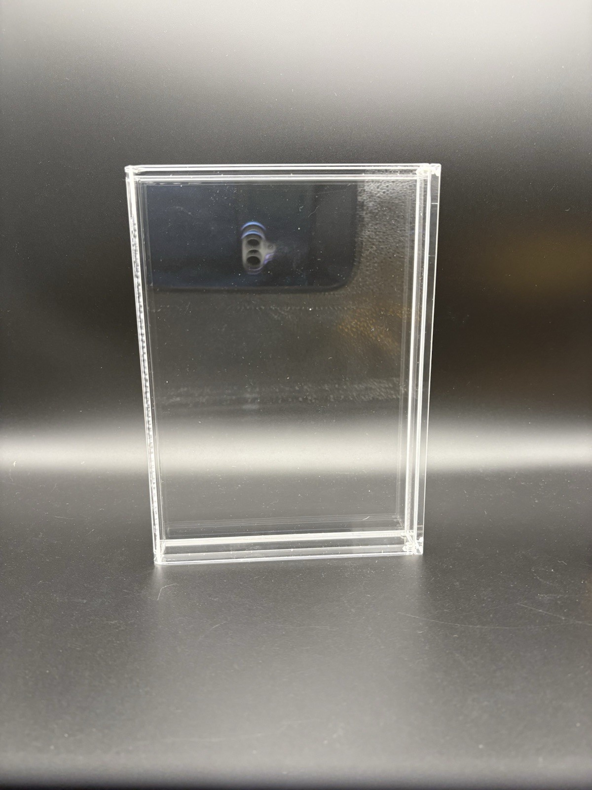 Magnetic-Closing Acrylic Game Display Case: Ps2/Xbox/Wii/DVD/Clear Box