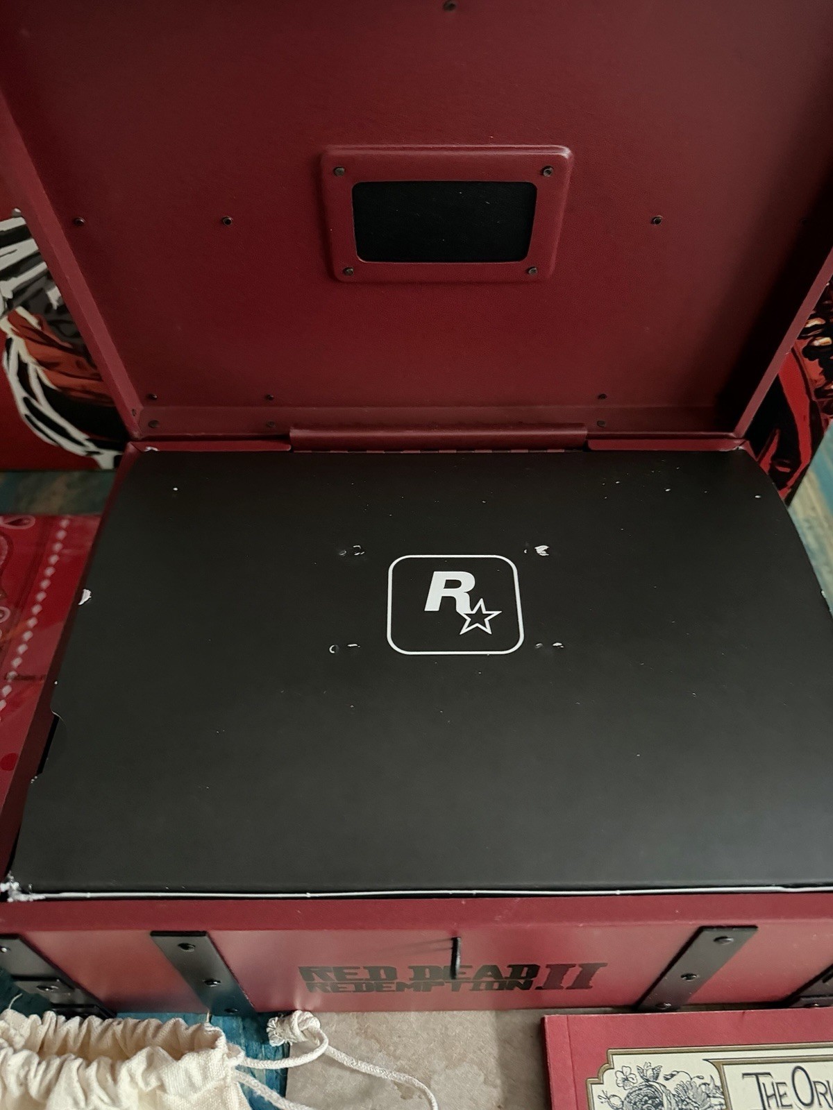 Red Dead Redemption II 2 Collector’s Box CIB contents unopened + game + guide