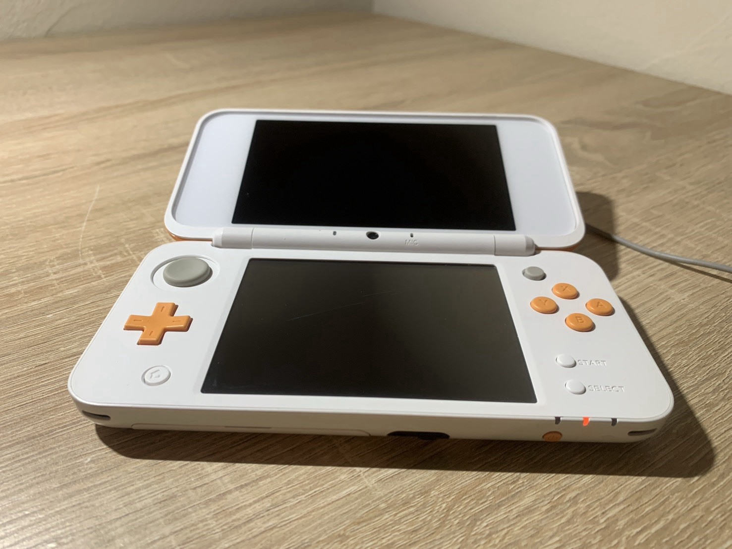 9993 Nintendo New 2DS LL White Orange Very Good TESTED