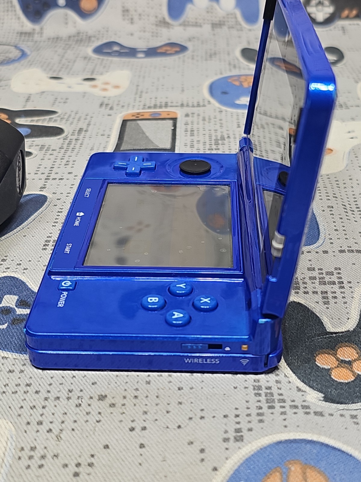 Nintendo 3DS CTR-001(USA) Blue NTSC-U/C W/Car Charger Included & 2GB M/card
