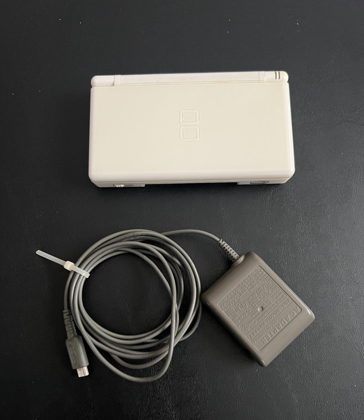 Nintendo DS Lite White Handheld Console Tested & Working w/ Charger & Stylus