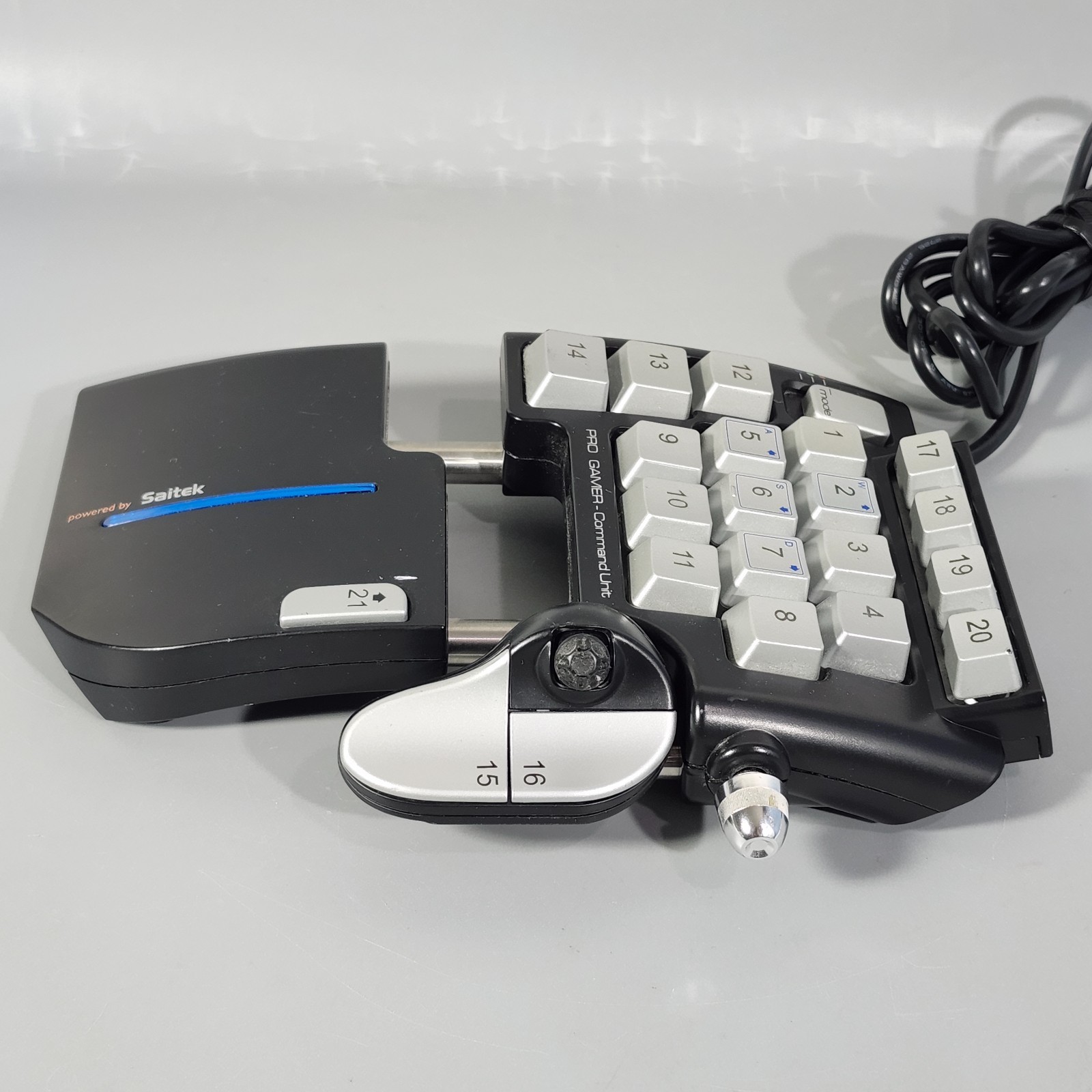 Saitek Left-Handed Pad Pro Gamer Command Unit PZ31A USB 2.0 21 Button No CD-ROM