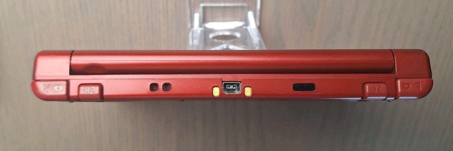 New Nintendo 3DS XL Metallic Red Charger + 32GB SD Card | Region Free