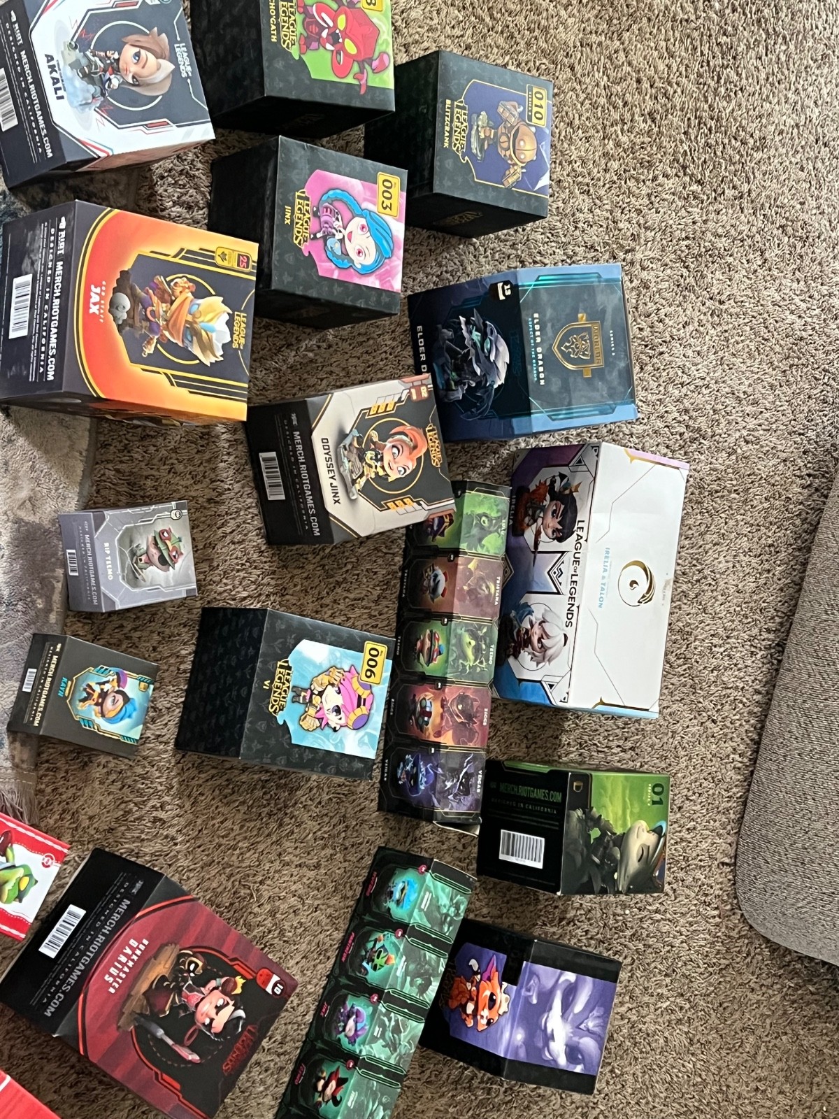 huge lot of league of legends statues