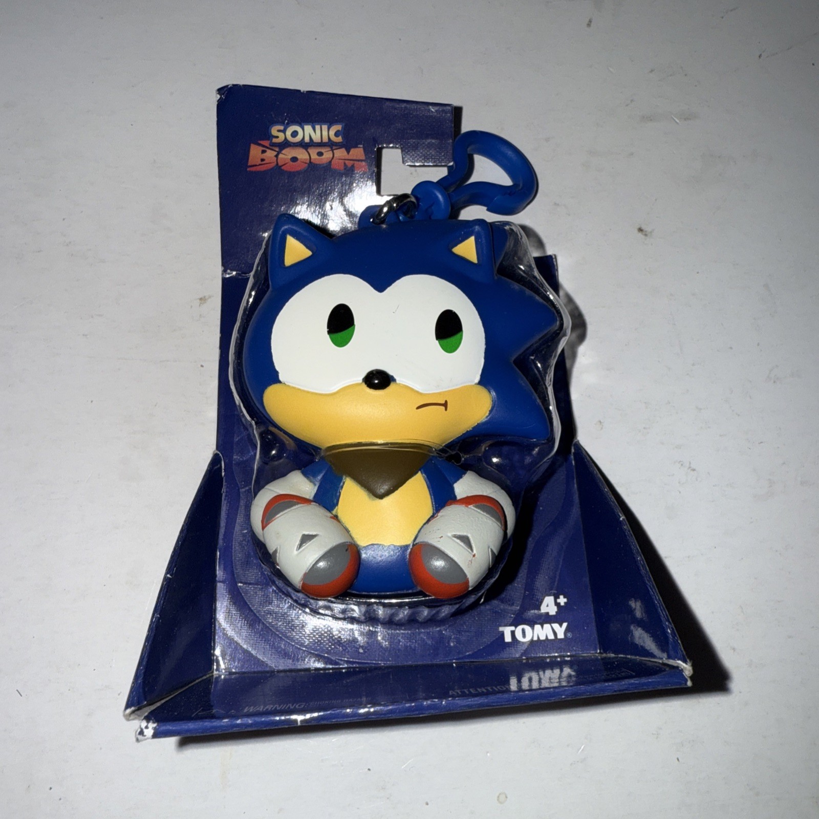 Sonic The Hedgehog w Boxing Gloves Keychain / Zipper Pull ~ Sega ~ Tomy ~ NIB